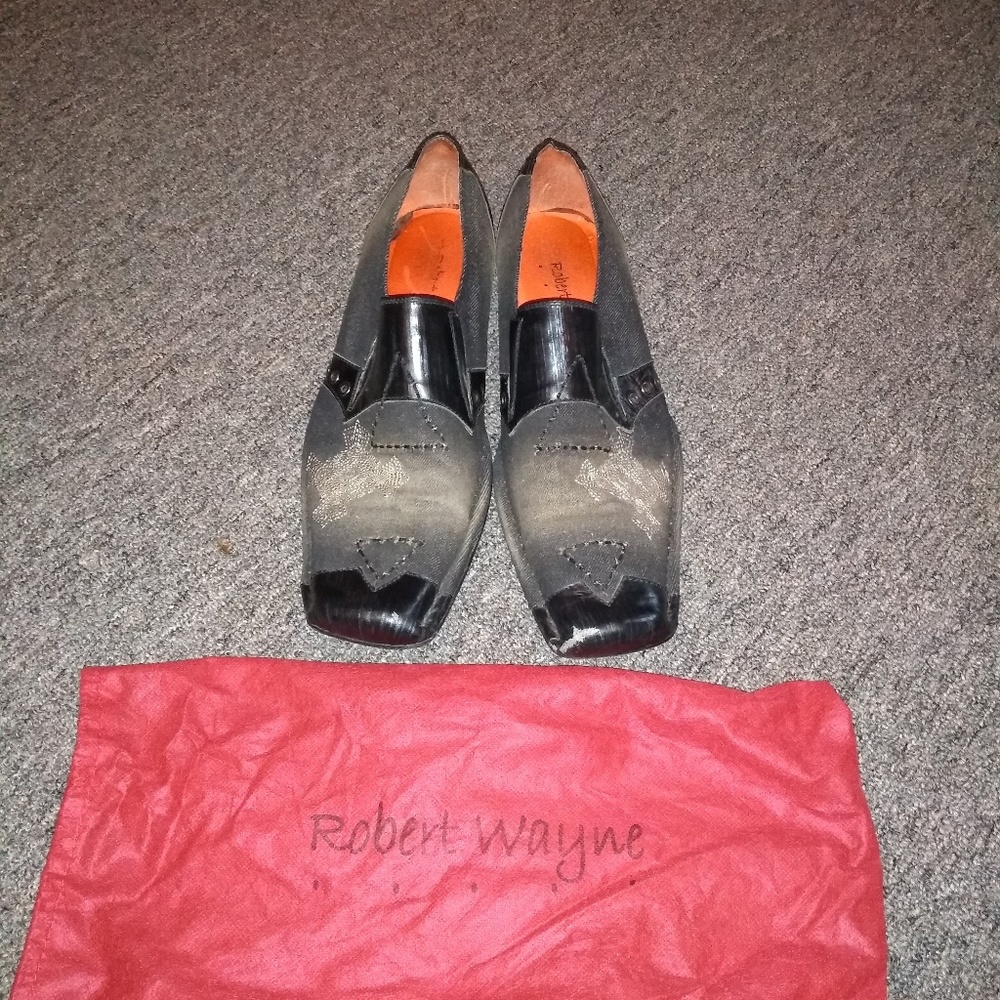Mens Robert Wayne size 8 distressed dress shoes